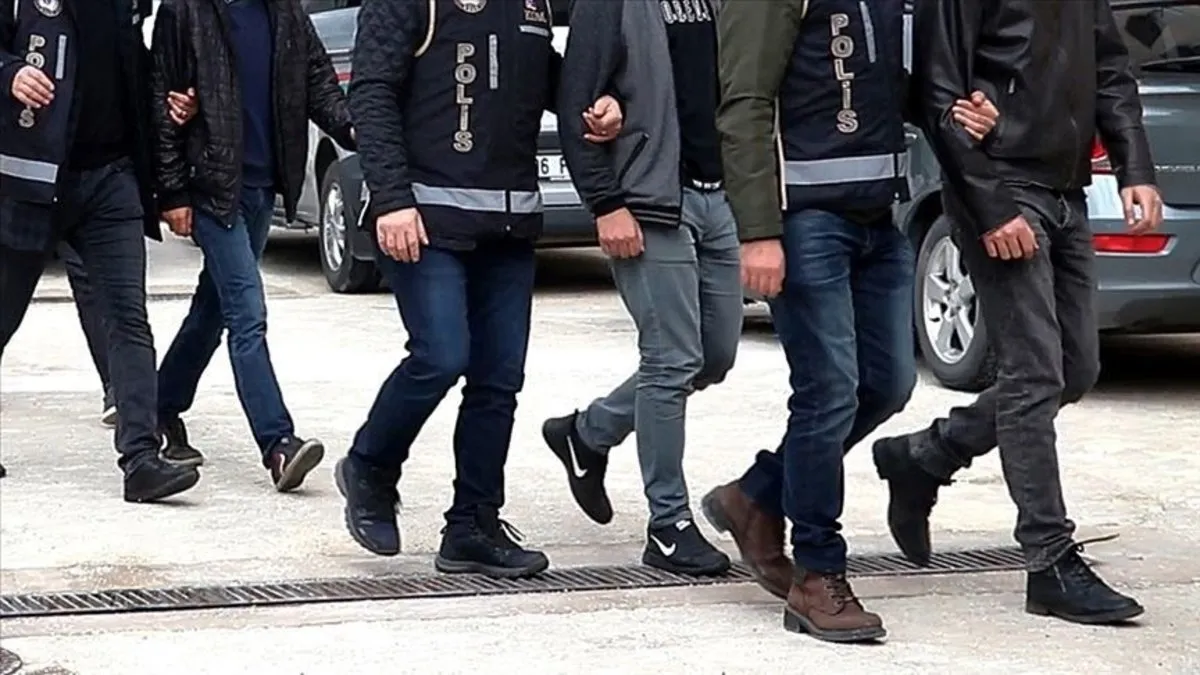 İzmir merkezli iki ilde PKK/KCK operasyonu: 10 gözaltı