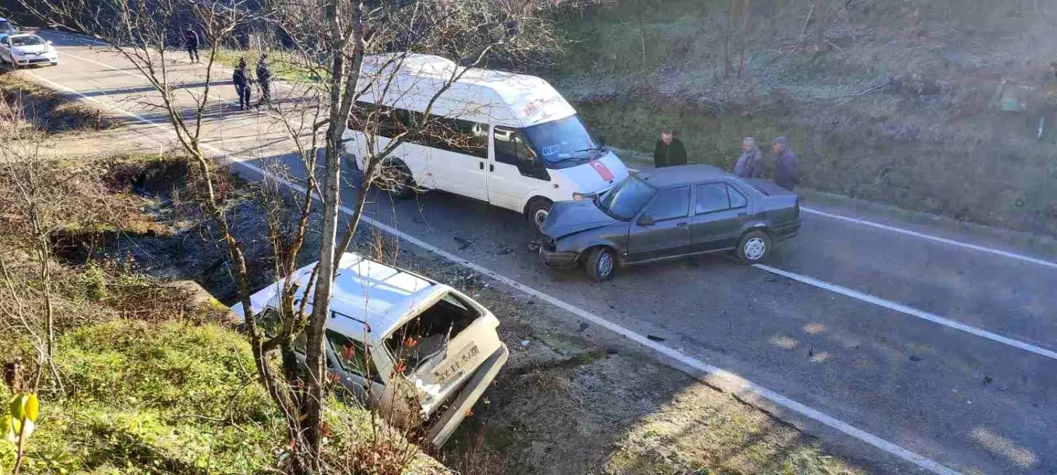 Bartın’da Zincirleme Kaza: 4 Yaralı