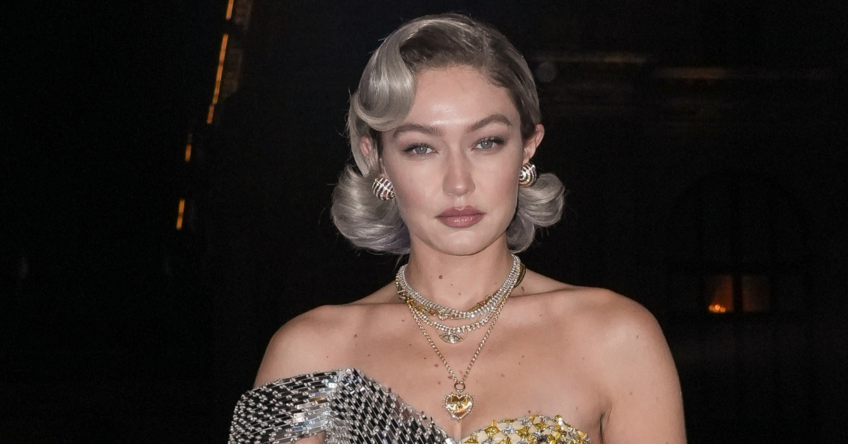 Gigi Hadid’in beyaz saçı peruk çıktı